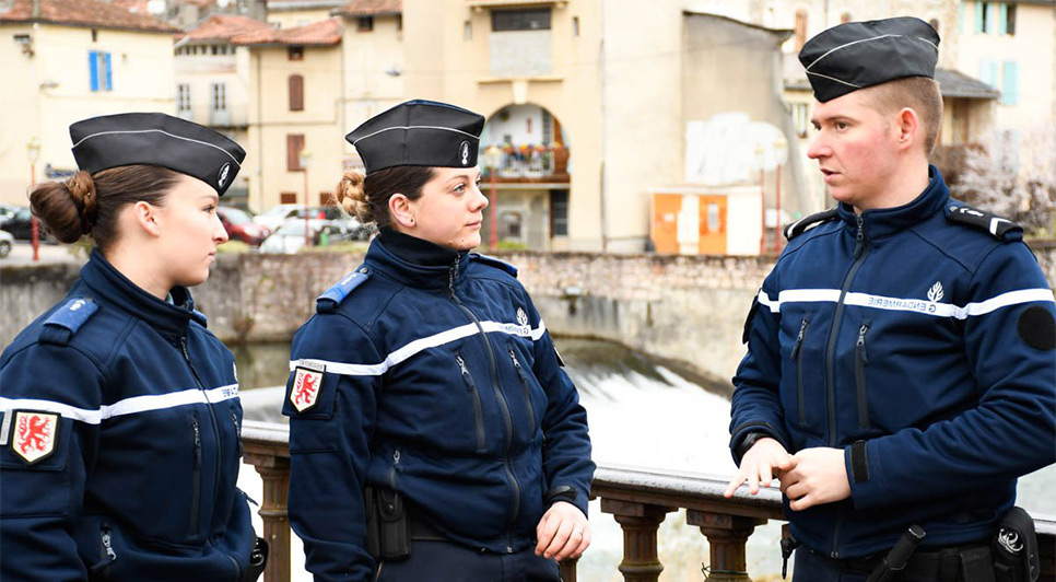 rencontre femme gendarme